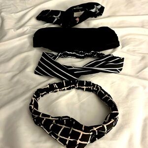 ⬇️⬇️4 piece black elastic head band. Assorted designs.